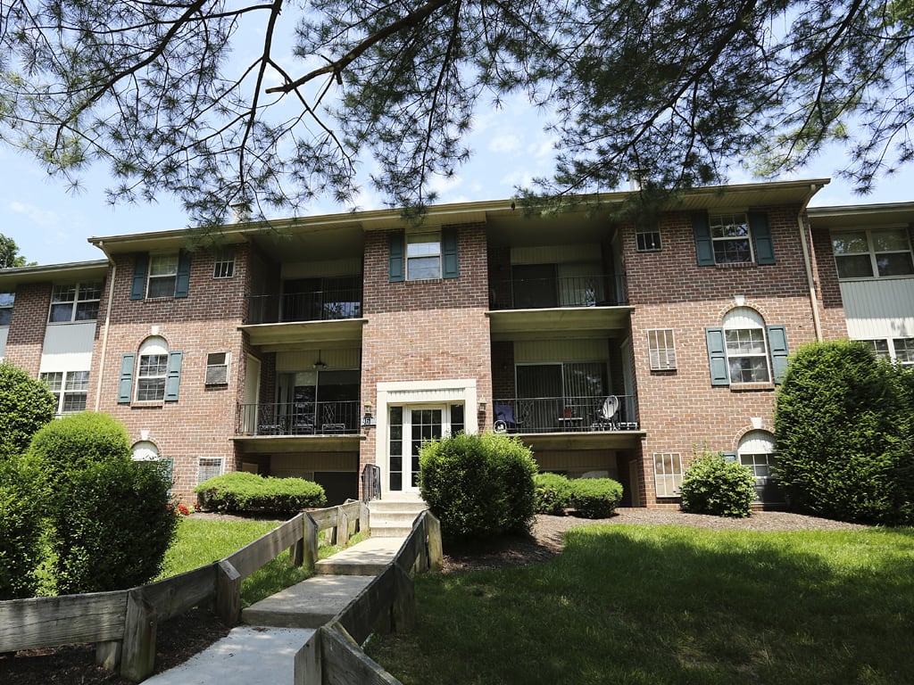Apartments for Rent in Randallstown, MD Woodridge Apartments